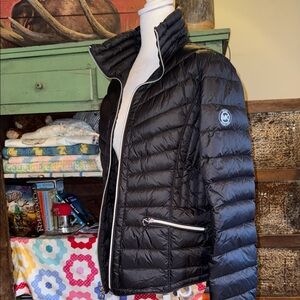 Micheal Kors Women's Black Puffer Jacket packable